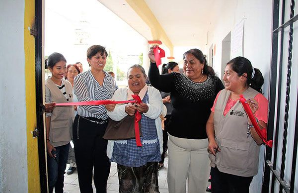 Inauguran aula del INEA en San Bernabé