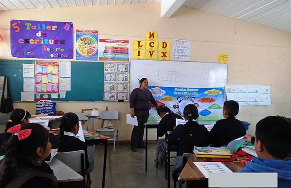  Reciben niños pláticas sobre derechos