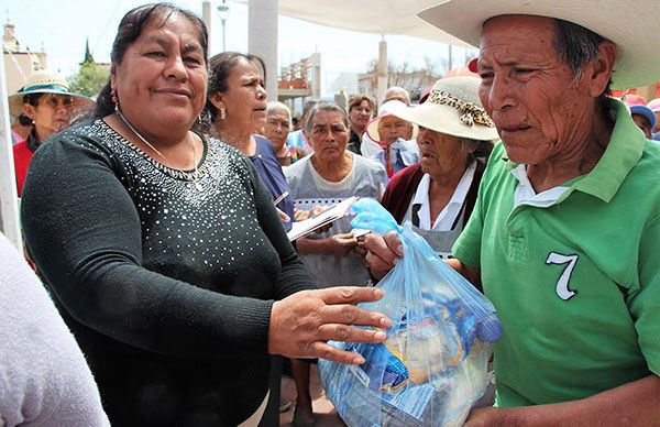  Entrega DIF de Ocoyucan apoyo alimentario