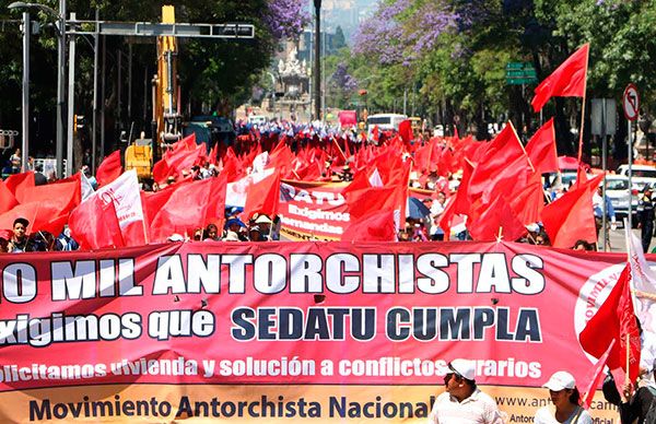   Denuncian a Robles por no atender a ciudadanos