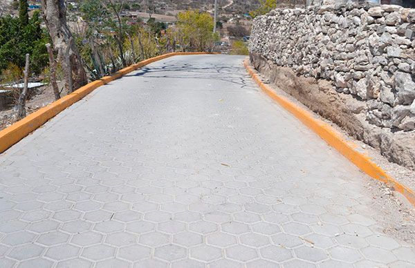  Inaugura Antorcha adoquinamiento en Atlixco