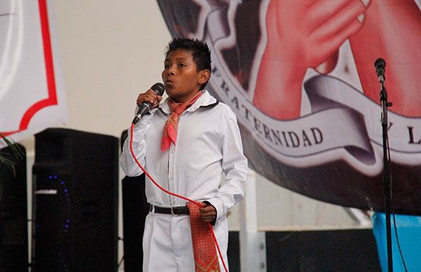 Interpreta El feo en zapoteco