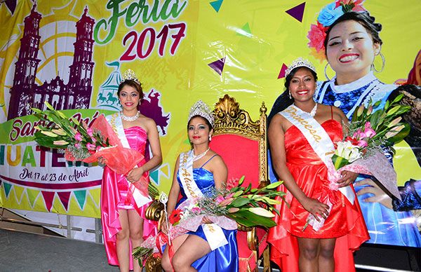 Nombran a la reina de la Feria Ahuatempan 2017