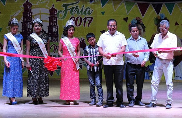 Arranca con éxito la Feria Ahuatempan 2017 