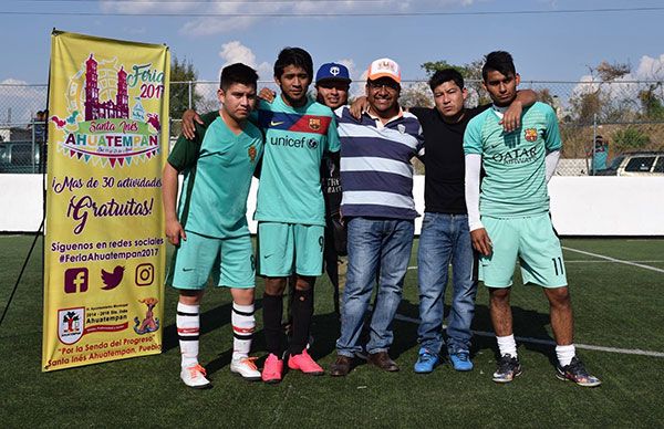 Fomentan deporte la Feria Ahuatempan 2017