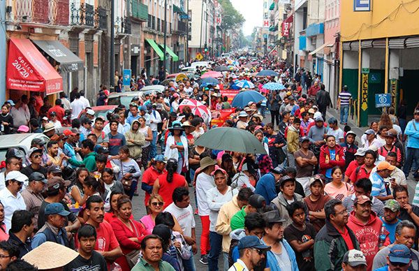 ¡Se manifiestan 5 mil antorchistas en la capital poblana!