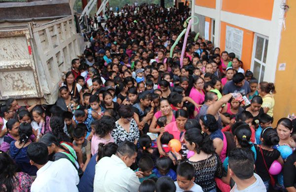  Festejan Día del Niño en Huitzilan de Serdán