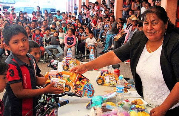 Festejan a los niños ocoyuquenses