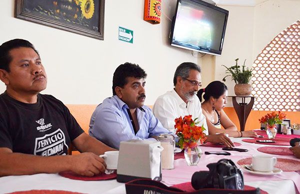 Anuncian 26 aniversario en Acatlán