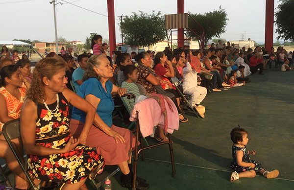 Antorcha festeja a las mamás en Izúcar