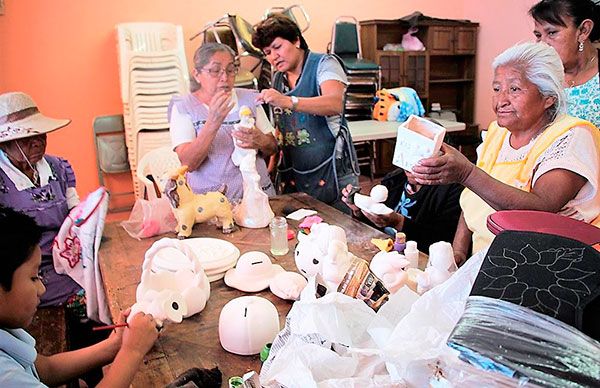 Imparte DIF de Ocoyucan talleres en Chalchihuapan