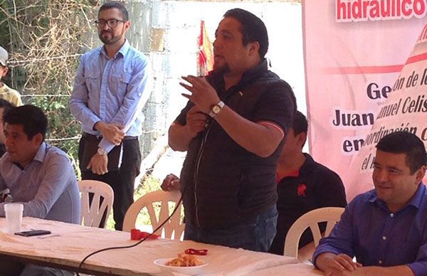 Reciben pavimentación en Mesa de Capulines