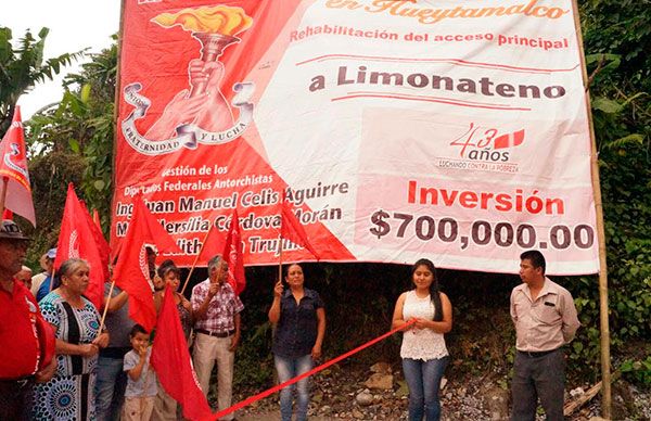 Entregan obra en Hueytamalco
