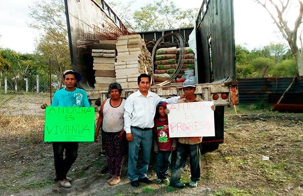 Benefician con vivienda a Tilapa y Atzala