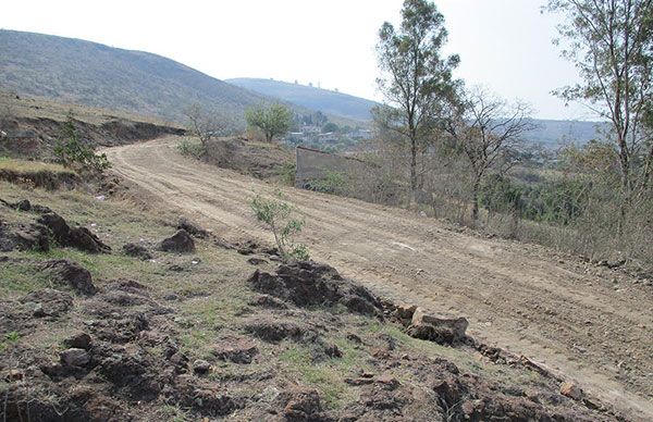  Rehabilita comuna vialidad en Malacatepec