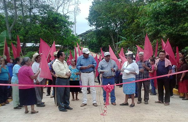 Inauguran pavimentación en Jalpan