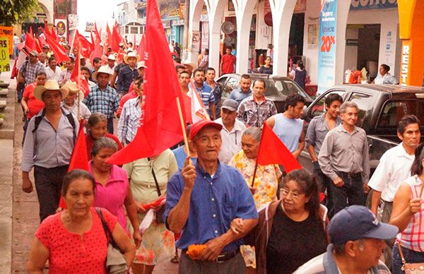  Se compromete alcalde de Hueytamalco a resolver demandas 