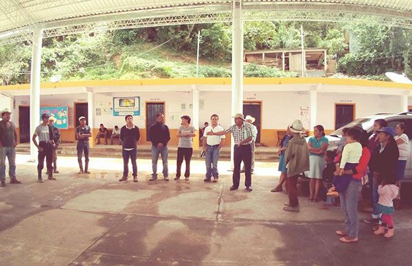Exigen a alcaldesa de Coyomeapan reconstrucción de techado  