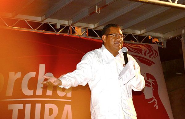  Invitan en Ahuatempan a festejos del Día del padre