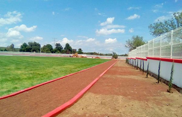 Avanza construcción de Unidad Deportiva en Atzitzihuacán