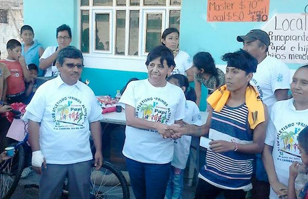  Festejan en Altepexi Día del padre