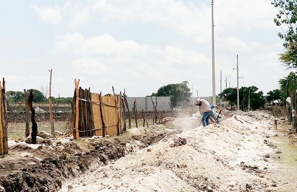  Amplían red de agua potable en Ahuatempan