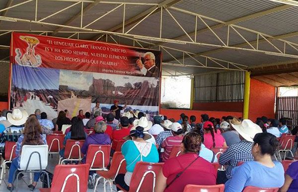  Campos Flores encabeza reunión de plenistas de Amatitán