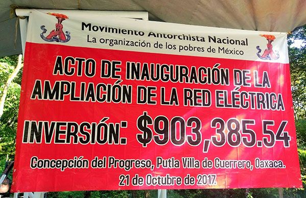  Antorcha corta el listón de obra de electrificación en Putla