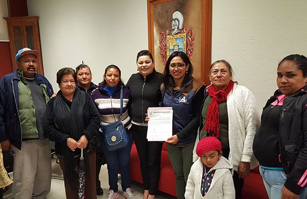 San Francisco de los Romo entrega su pliego petitorio