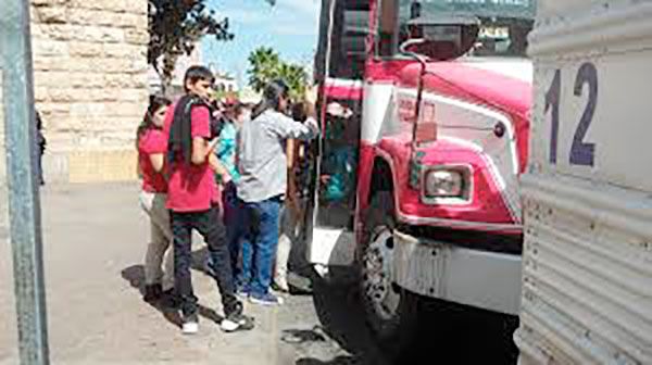 Antorchistas de Nogales, presentes en la marcha del 12 de abril