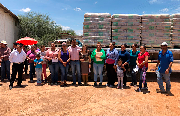 Entrega Antorcha  material para arreglo de viviendas de familias guadalupenses