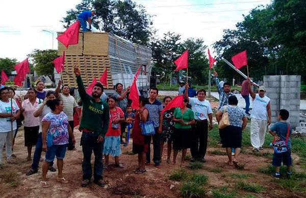 Llega material para aulas en la colonia 