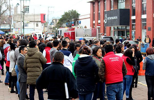 Participan ixtapaluquenses en Macrosimulacro Nacional