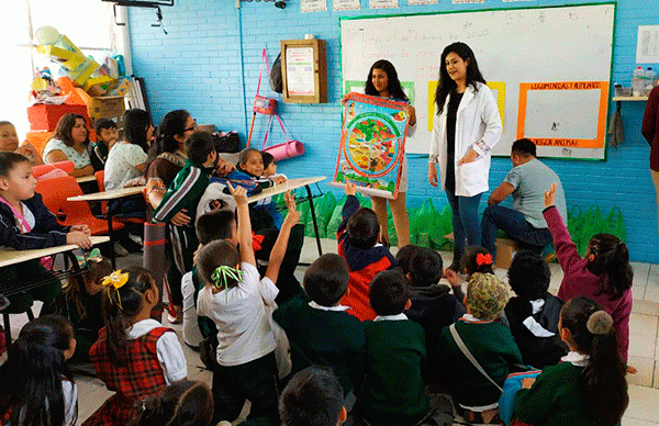Ofrece DIF Ixtapaluca desayunos calientes a estudiantado de secundarias