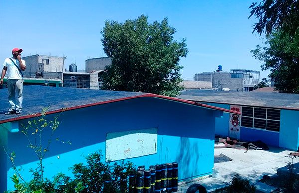 Impermeabilizan escuelas de Ixtapaluca