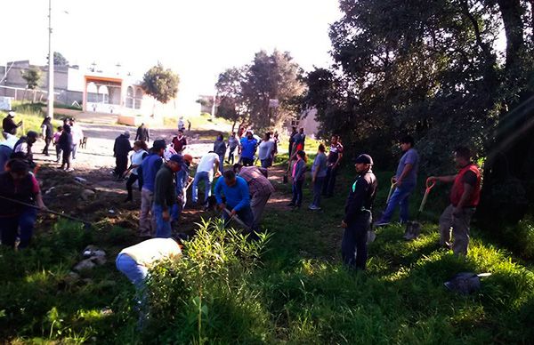 Mantienen antorchistas su colonia