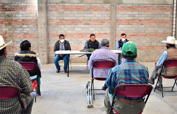 SADER y autoridad municipal de Ixcaquixtla informan programas