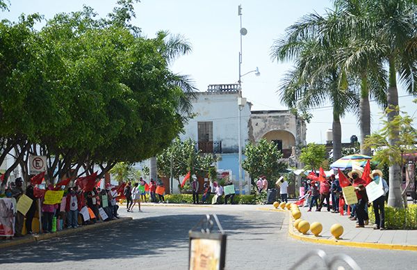 Protestan antorchistas de Izúcar