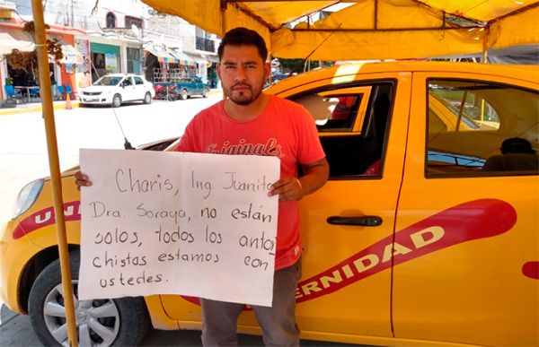 Mantienen antorchistas de Acatlán protesta contra Barbosa