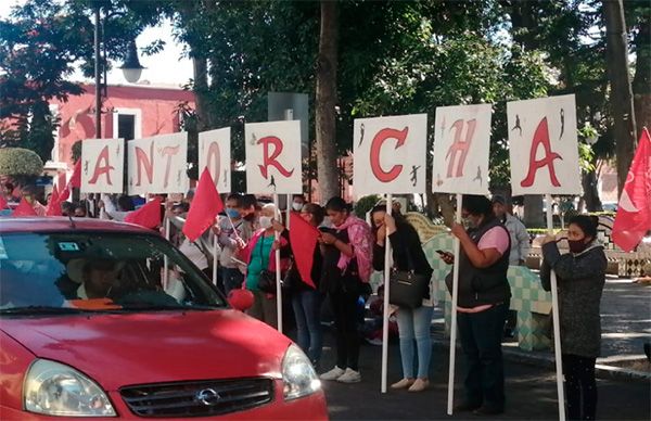 Antorcha no se arrodilla