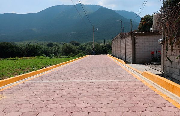 Inaugura ayuntamiento de Ocoyucan pavimentación en Portes Gil