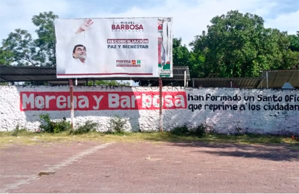 Continúan antorchistas denuncia pública contra Barbosa