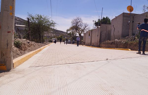 Entrega ayuntamiento calle adoquinada