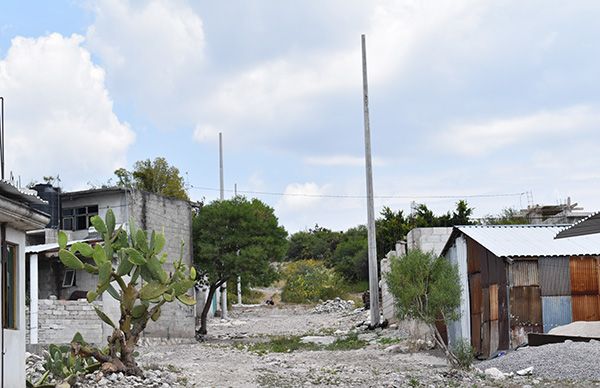 Amplían red de energía eléctrica en Cuatro Rayas.