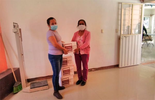 Entrega DIF de Huitzilan despensas