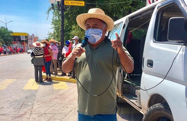 Transportistas de Xayacatlán exigen cese persecución de sus líderes
