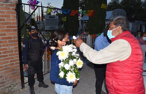 Culmina celebración de Día de Muertos en Ixcaquixtla