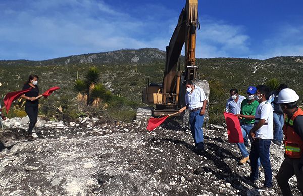 Construyen tanque elevado en Tepoxtitlán