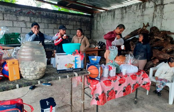 Realizan antorchistas rifa para financiar activismo