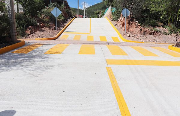 Inaugura alcaldesa de Tepexi nueva imagen urbana en Ameyaltepec